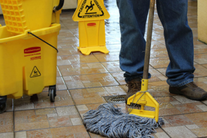 clean-floor-mopping